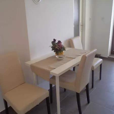 Apartment In 26982 *